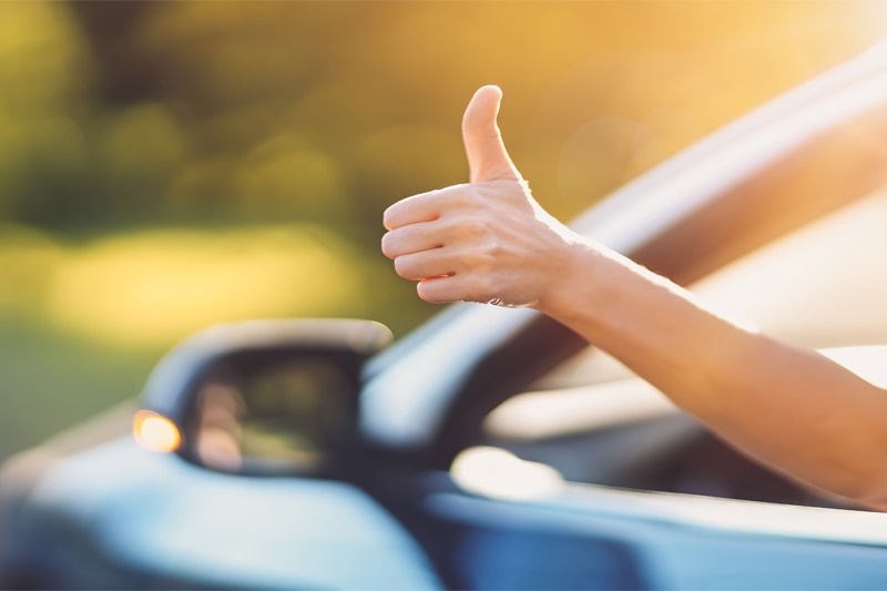 Driver_ThumbsUp_out_Window