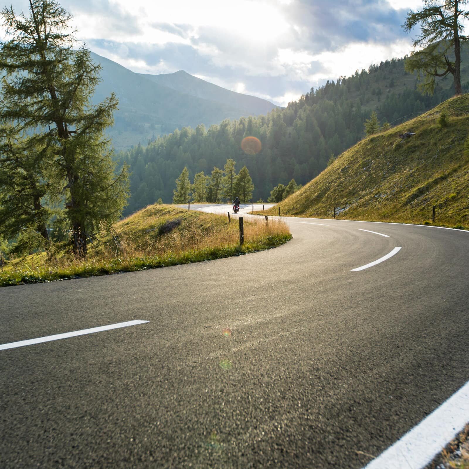 Asphalt,Road,In,Austria,,Alps,In,A,Beautiful,Summer,Day,